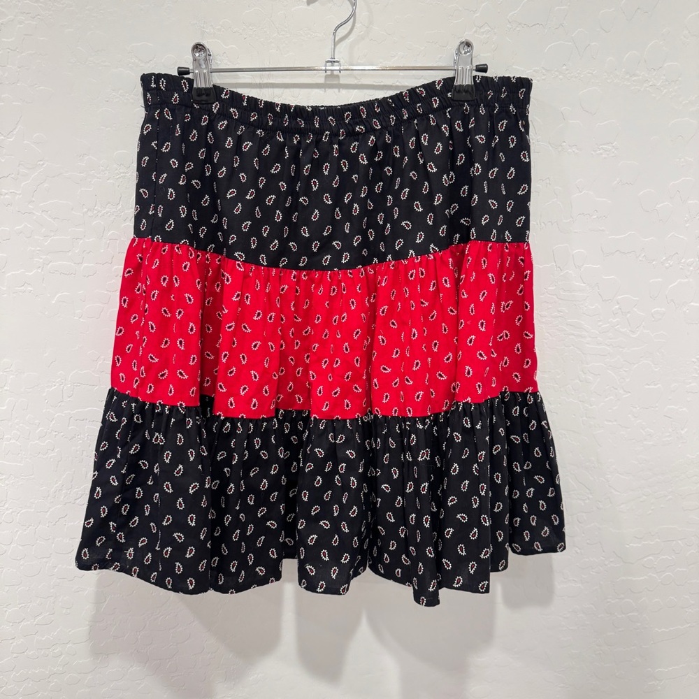 Circle T Marilyn Lenox Skirt Medium Black Red Paisley